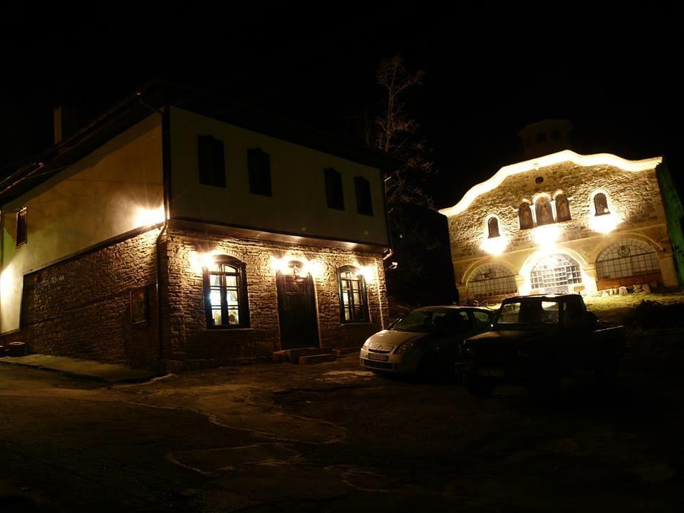 Staroto Shkolo House - Rooms For Guests Subotkovtsi Bagian luar foto
