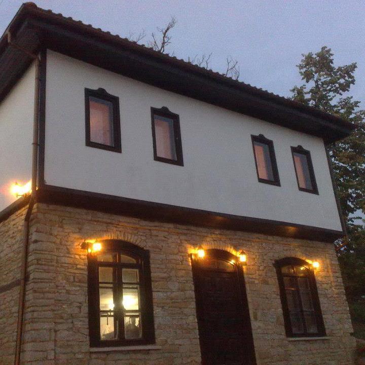 Staroto Shkolo House - Rooms For Guests Subotkovtsi Bagian luar foto